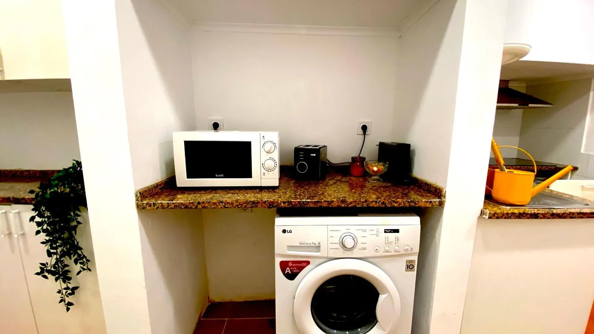 Cruz Cozy Apartment Lisbon Portugal
